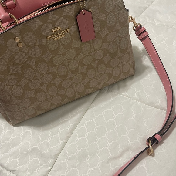 Beautiful COACH bag! Like new! - Picture 5 of 13
